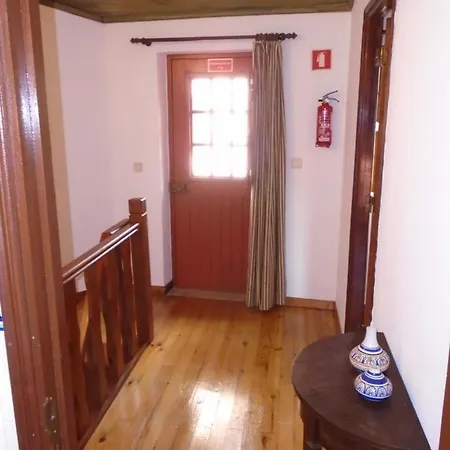 Casa De Sao Pedro Linhares (Guarda)